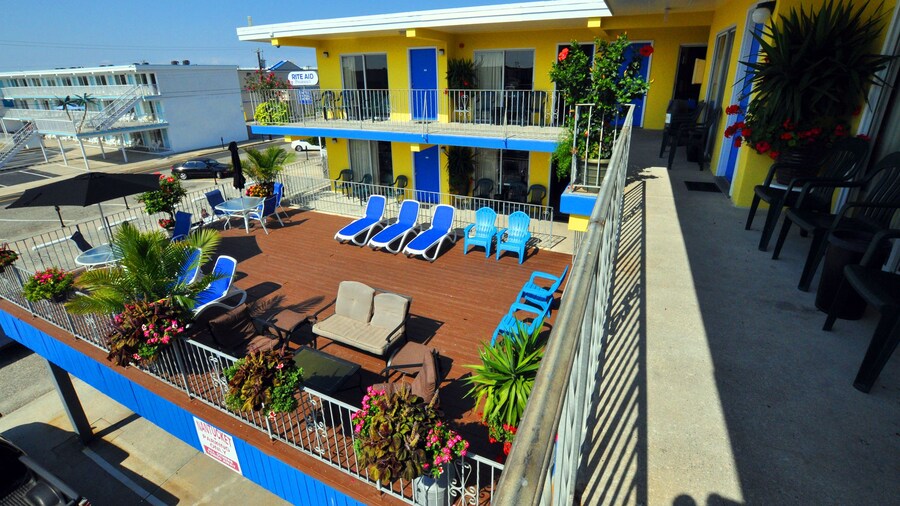 Nantucket Inn & Suites