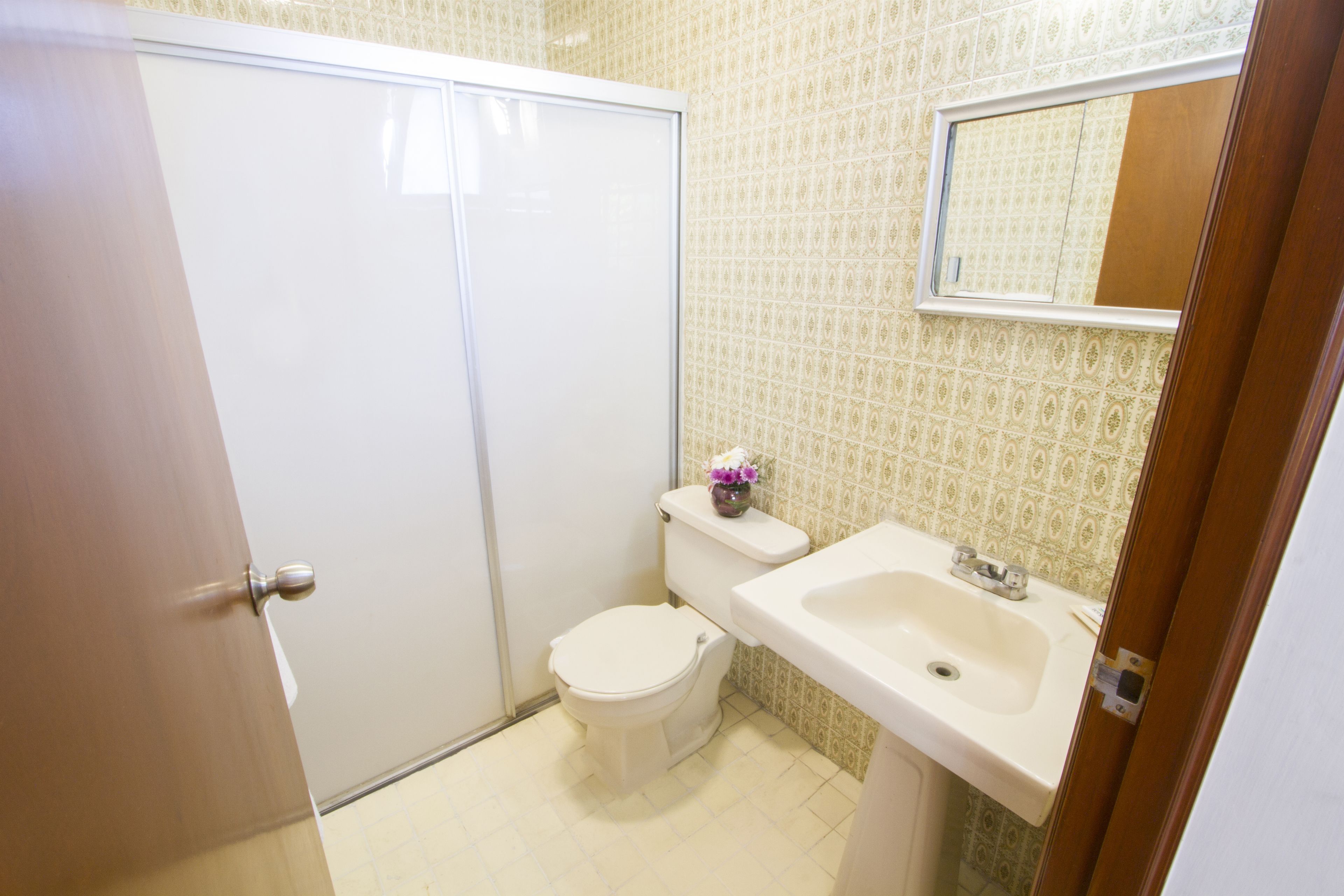 bungalow, 2 bedrooms | bathroom | shower, free toiletries, hair dryer, towels