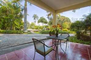 Courtyard - Hotel Posada Loma (Fortin de las Flores)