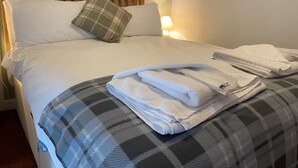 Standard Double Room, Ensuite - The Elks Head – Whitfield (Hexham)