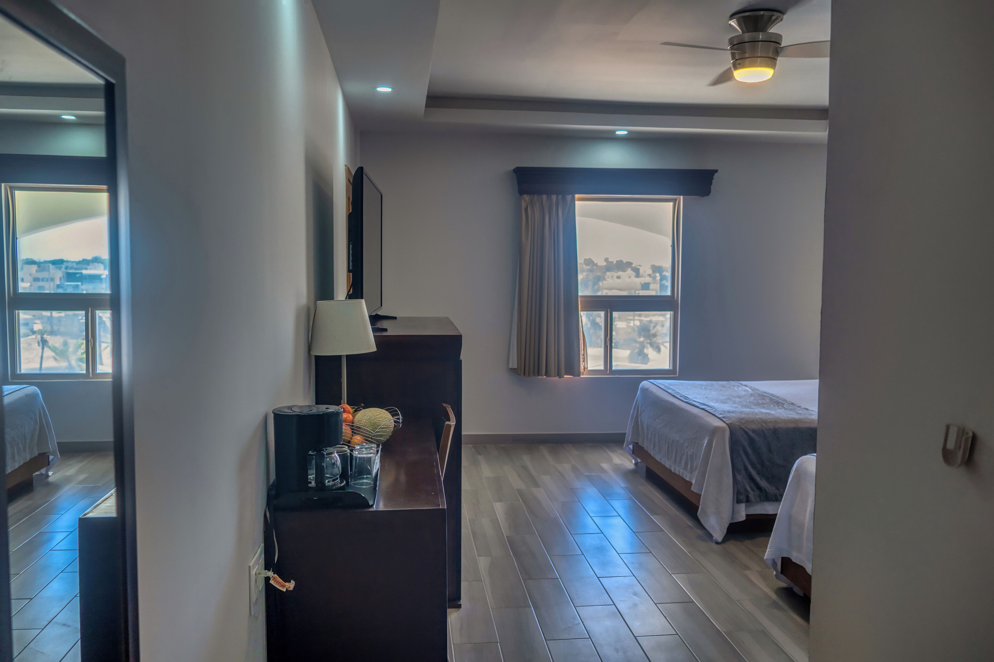 Habitación estándar | 7 habitaciones, escritorio y espacio para trabajar con laptop 