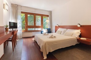 Standaard studio (size S) | Luxe beddengoed, een kluis op de kamer, verduisterende gordijnen