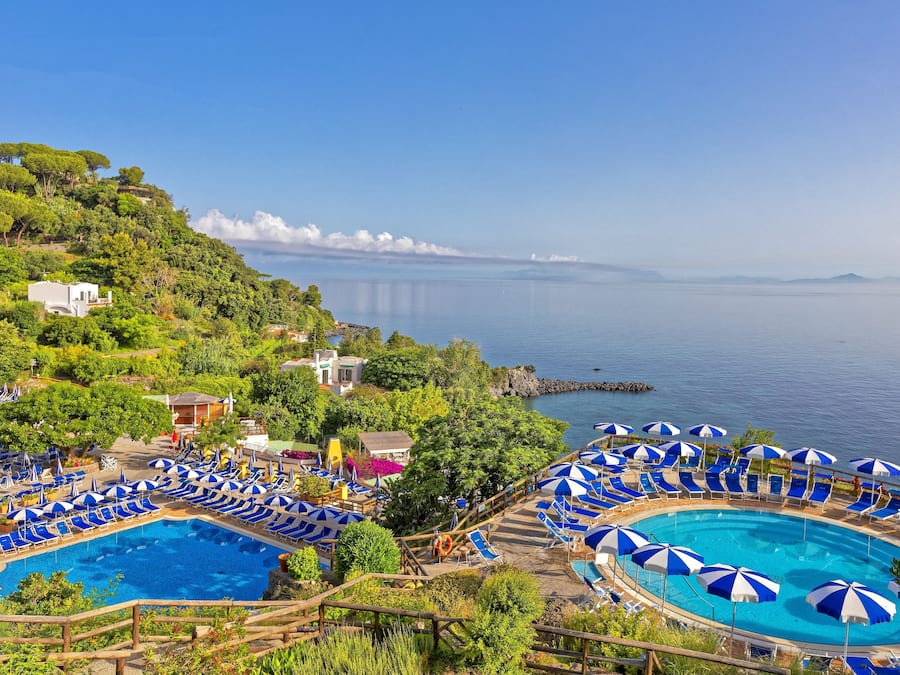 2 piscinas internas, 8 piscinas externas, guarda-sóis, espreguiçadeiras