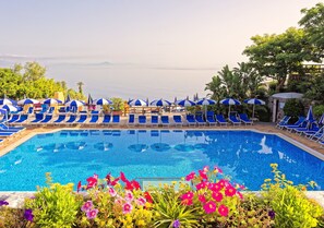 2 indoor pools, 8 outdoor pools, pool umbrellas, pool loungers - Hotel Oasi Castiglione (Casamicciola Terme)