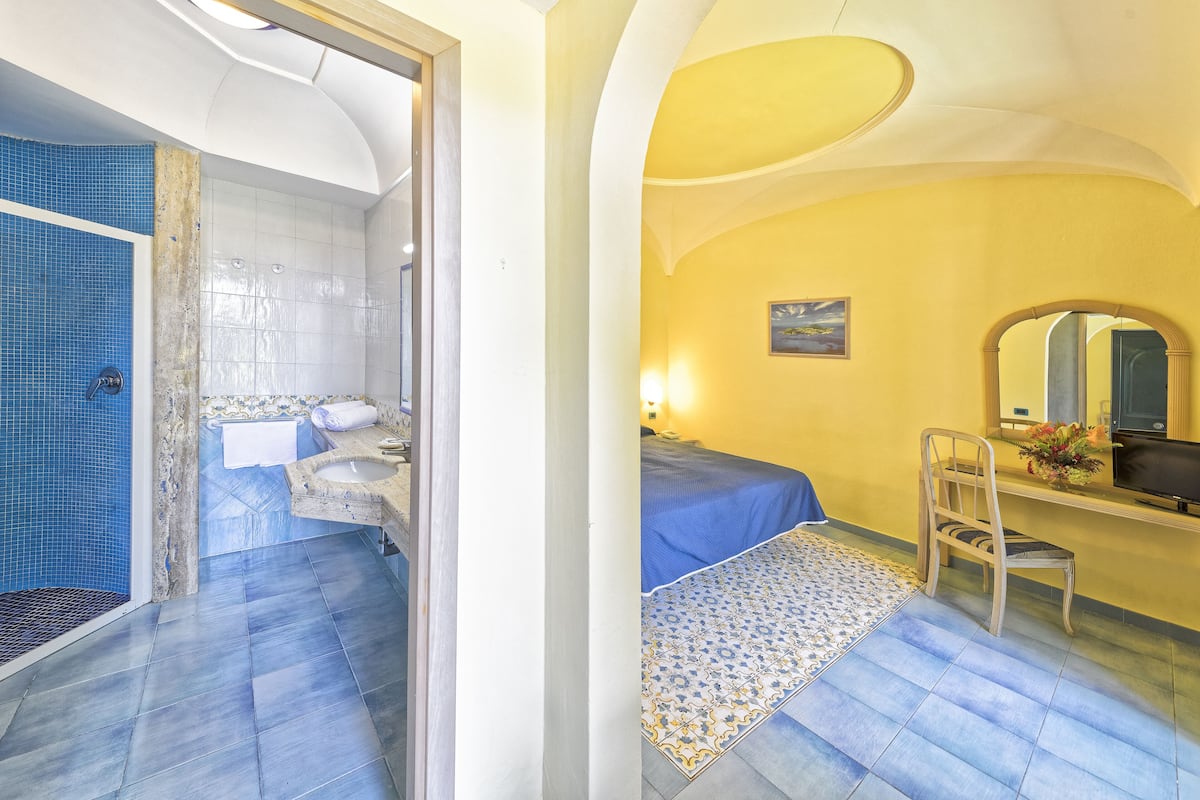 Casal Standard | 1 quarto, frigobar, cofres nos quartos, individualmente decorados