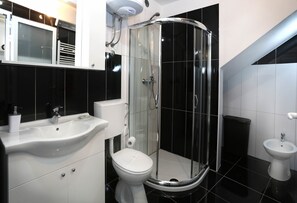 House, 1 Bedroom, Terrace (Annex Building) | Bathroom | Shower, hair dryer, towels