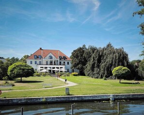 Fachada de la propiedad