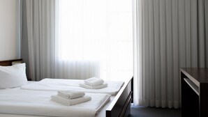 Economy Double Room | Hypo-allergenic bedding available, desk, WiFi (free)