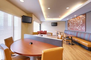 Lobby - TownePlace Suites by Marriott Elko (Elko)