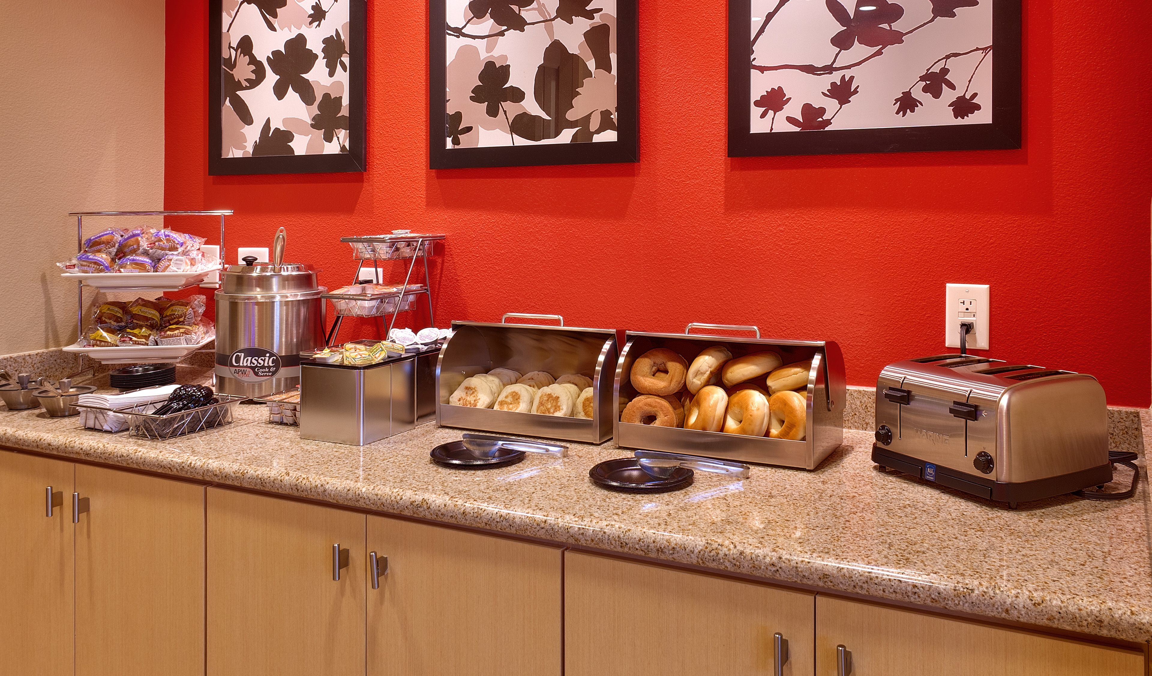 free daily continental breakfast