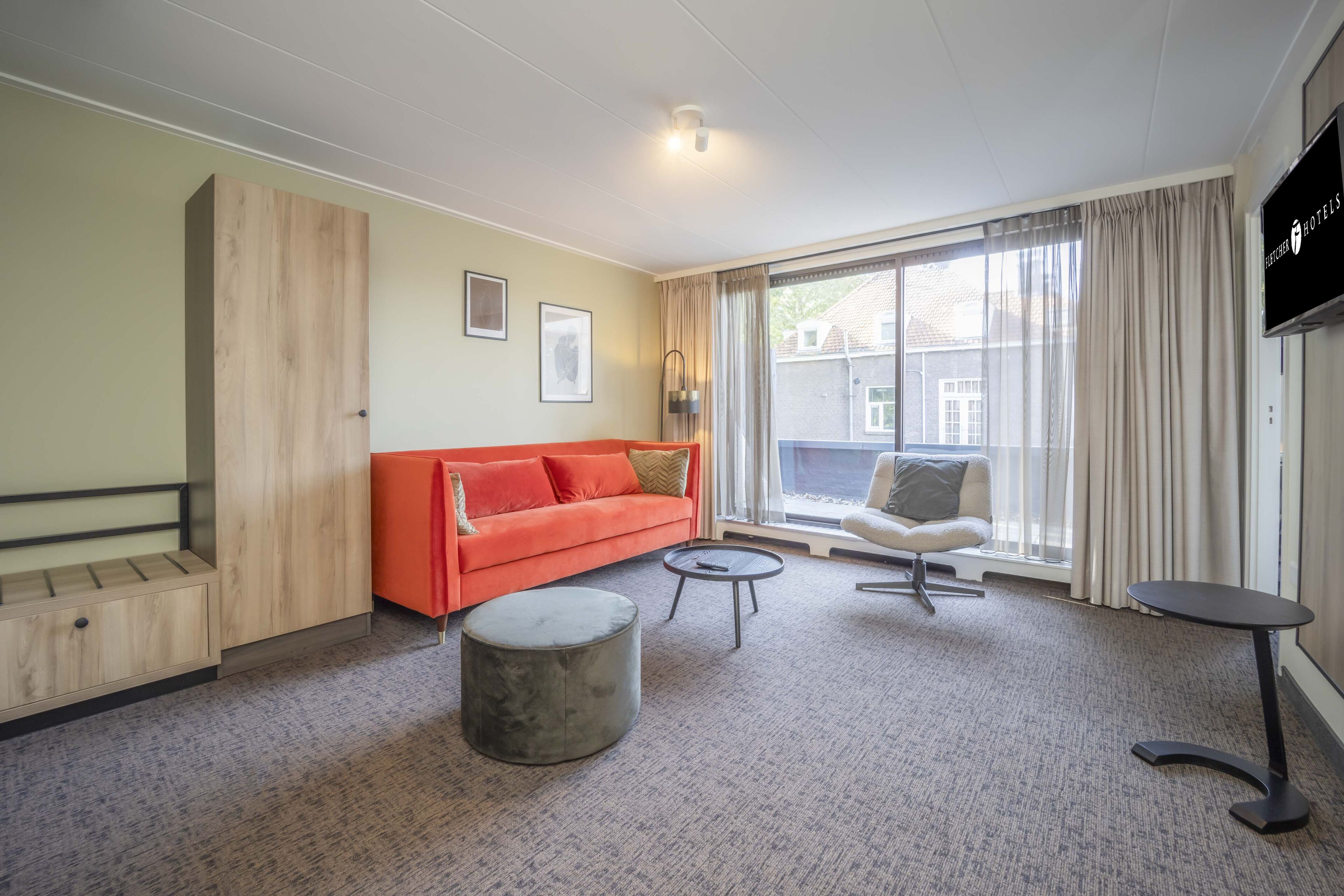 Suite, terras | Een bureau, gratis wifi, beddengoed