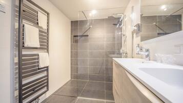 Suite, Terrace | Bathroom