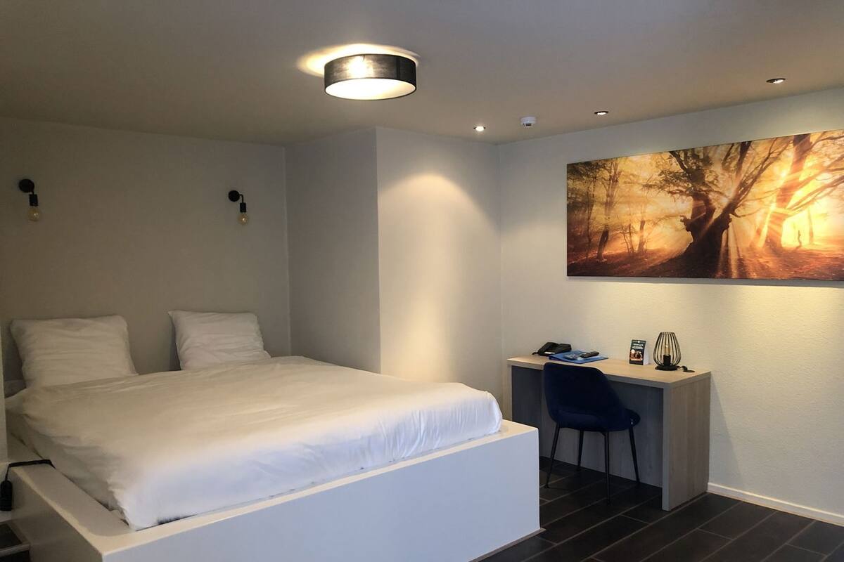 Desk, free WiFi, bed sheets