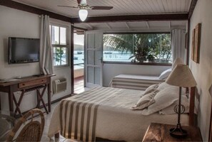 Minibar, in-room safe, blackout drapes, bed sheets - Pousada Baia Bonita (Búzios)