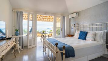 Panoramic Twin Room, Terrace | Minibar, in-room safe, blackout drapes, bed sheets