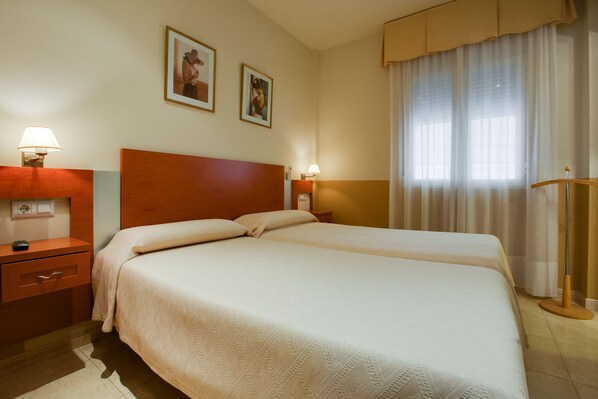 Double or Twin Room | Select Comfort beds, rollaway beds, free WiFi