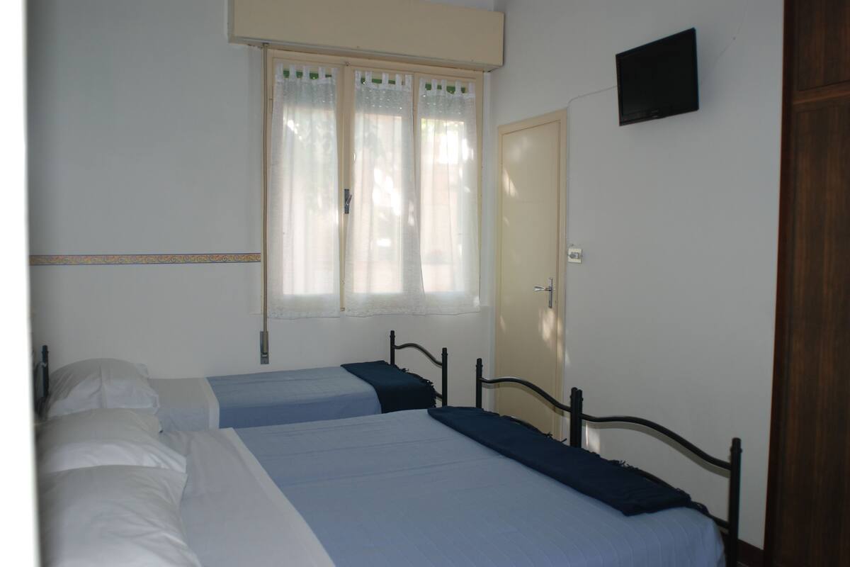 Triple Room | Premium bedding, desk, free cots/infant beds, free WiFi