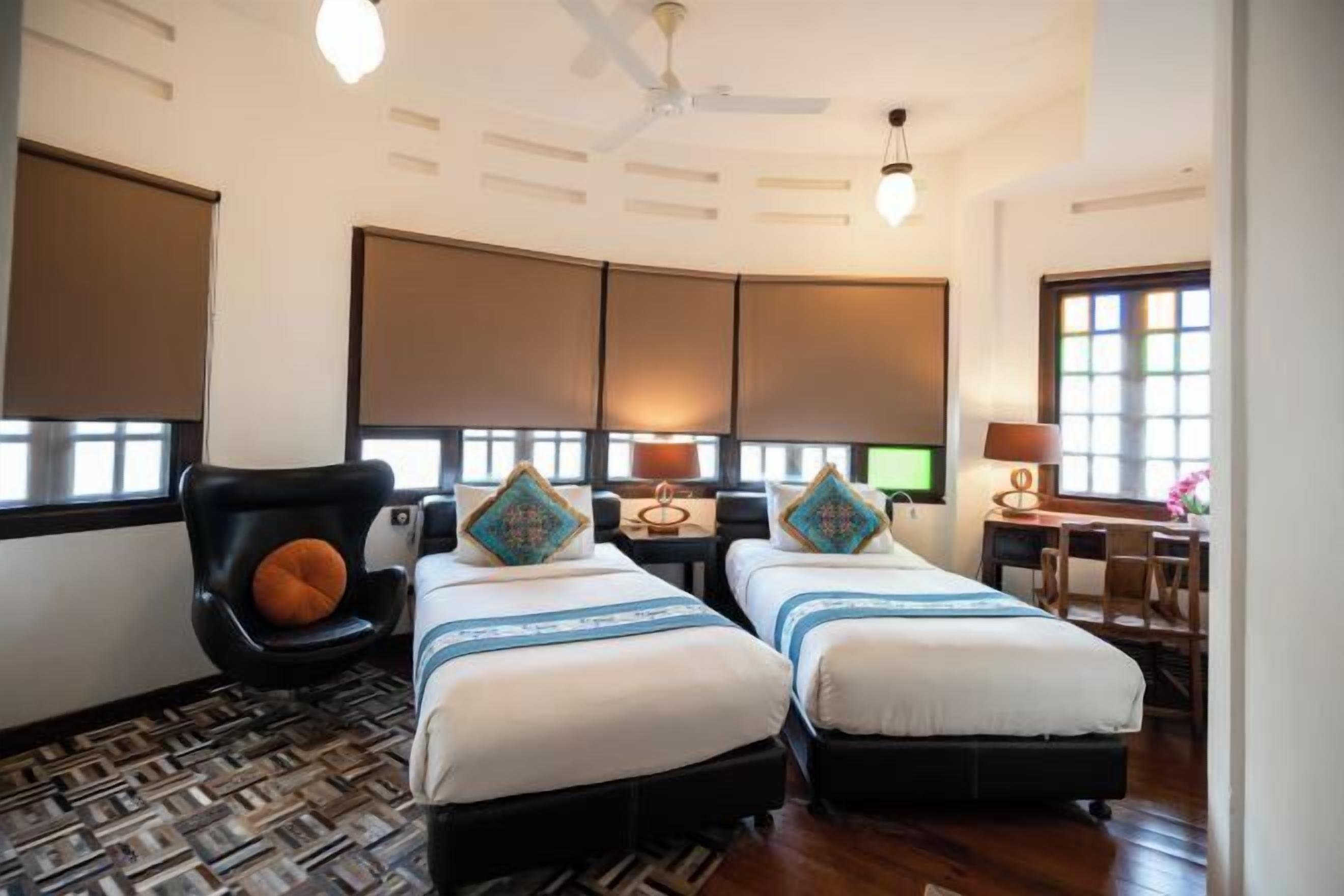 Premium bedding, free minibar, in-room safe, desk