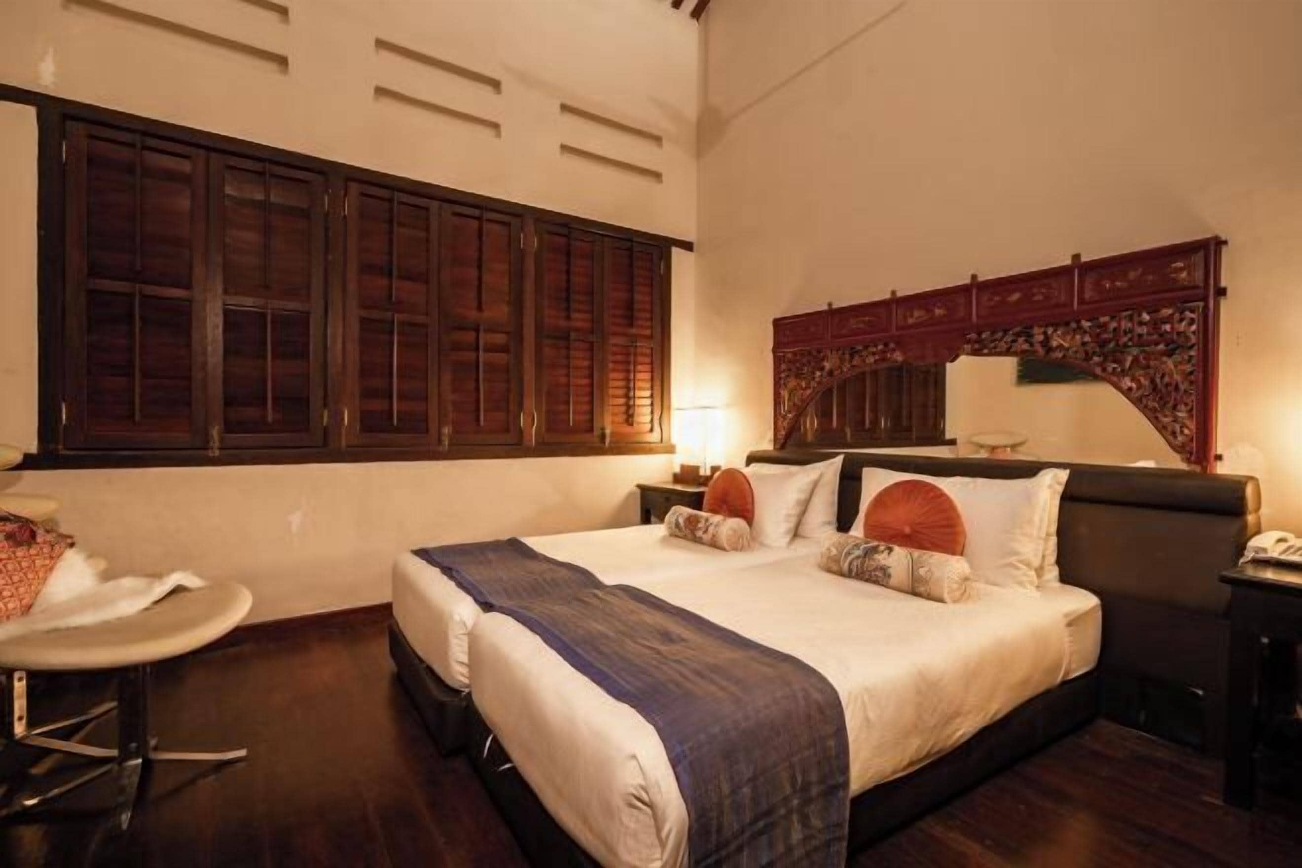 Premium bedding, free minibar, in-room safe, desk