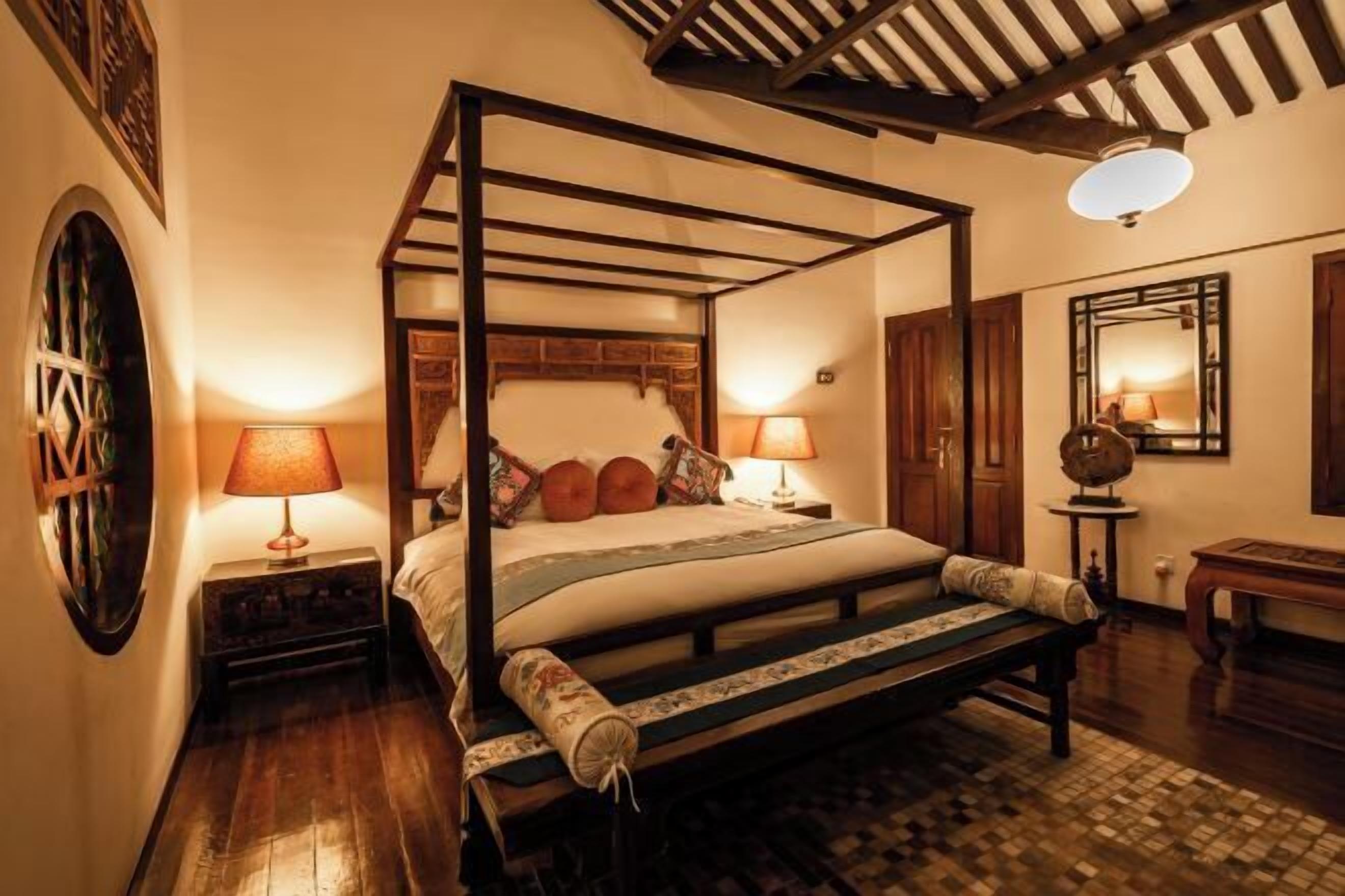 Premium bedding, free minibar, in-room safe, desk