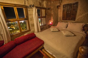 Ropa de cama de alta calidad, minibar y decoración personalizada 