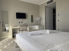 Minibar, caja de seguridad en la habitación, cunas y wifi gratis 