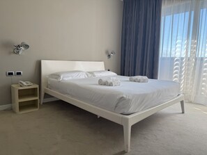 Double Room | Minibar, in-room safe, cots/infant beds, free WiFi