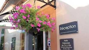 Front of property - Le Clos des Médiévales (Le Thoronet)