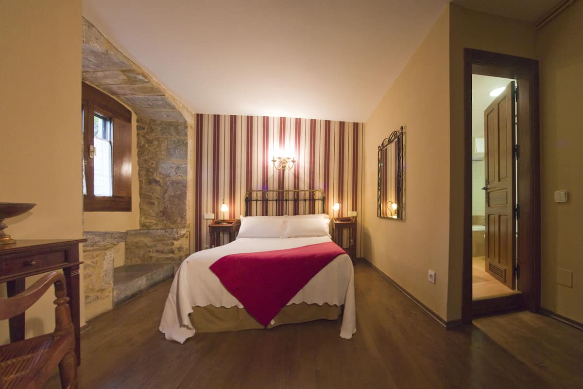 double room | bathroom | shower, free toiletries, hair dryer, bidet