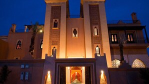 Unclassified image, 4 of 57, button - Le Temple des Arts (Ouarzazate)