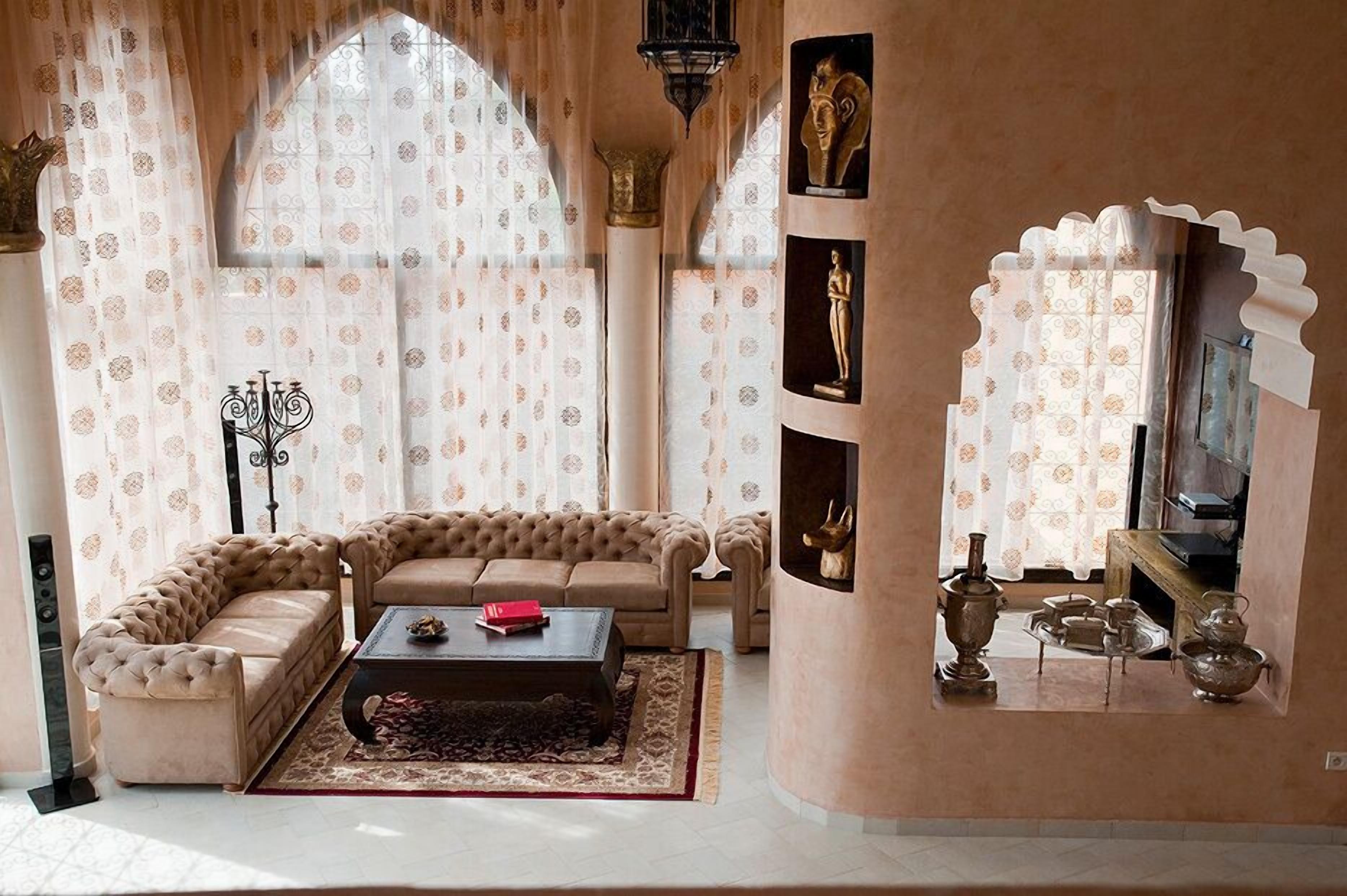 Lobby lounge