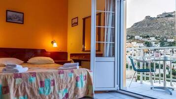 Apartment, Sea View (4 adults) | Free cribs/infant beds, free WiFi, bed sheets