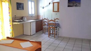 Apartment (5 Adults) | Private kitchenette | Fridge - Elefteria (Leros)