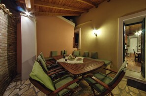 Outdoor dining - Agallis Corfu Village Residence (Corfu)