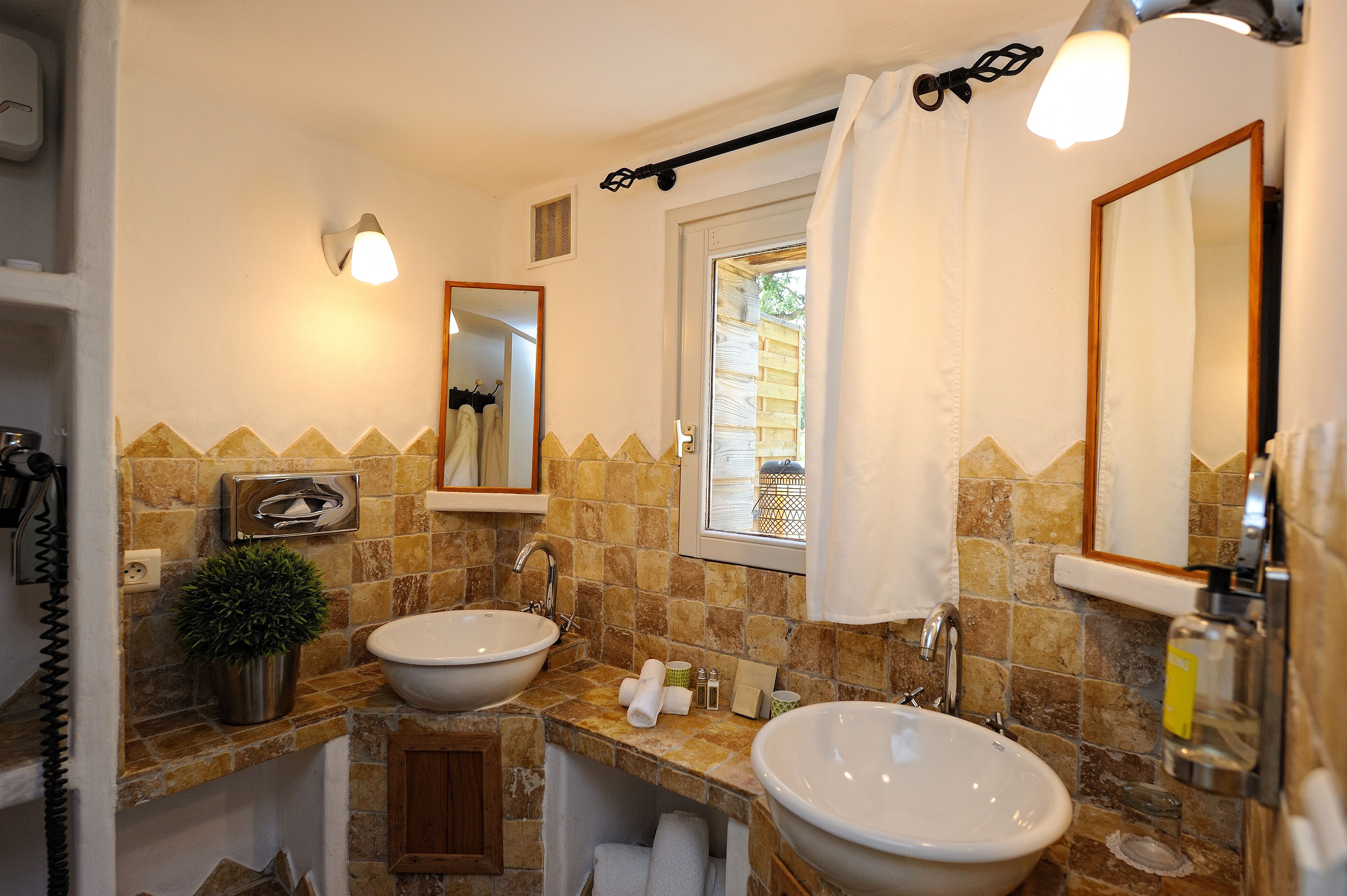 comfort duplex, garden view | bathroom amenities | free toiletries, hair dryer, bathrobes, towels