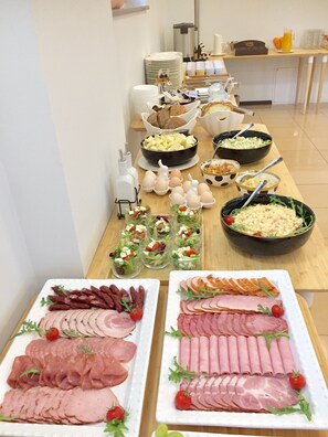 Petit déjeuner buffet compris tous les jours