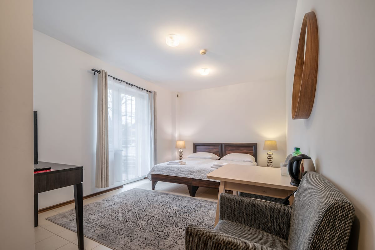 Kamer, 1 twee- of 2 eenpersoonsbedden | 1 slaapkamer, luxe beddengoed, een strijkplank/strijkijzer, gratis wifi
