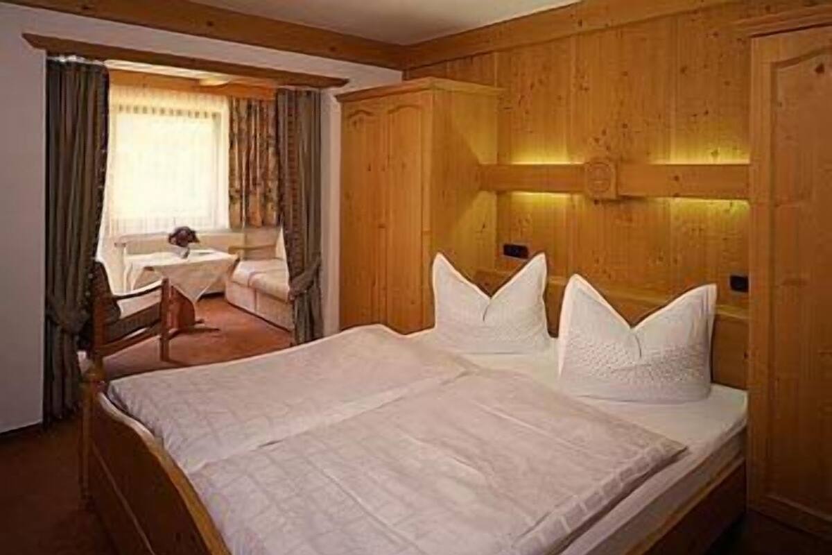 Suite, Balcony, Mountain View