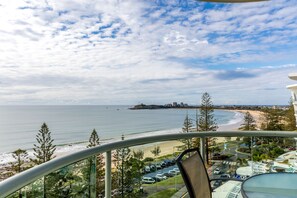 2 Bedroom Beachfront with Rooftop Hot Tub | View from room