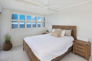Spinnaker 2 Bedroom (External Apartment) | Individually decorated, individually furnished, iron/ironing board - Malibu Mooloolaba (Mooloolaba)