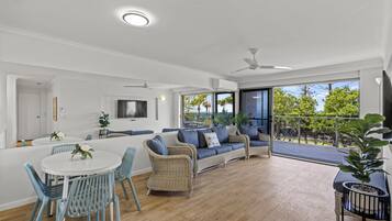 Spinnaker 2 Bedroom, Level 2 (No Parking - External Apartment) | Living area | Flat-screen TV