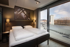 Superior Room, 1 Queen Bed | Desk, blackout drapes, soundproofing, iron/ironing board