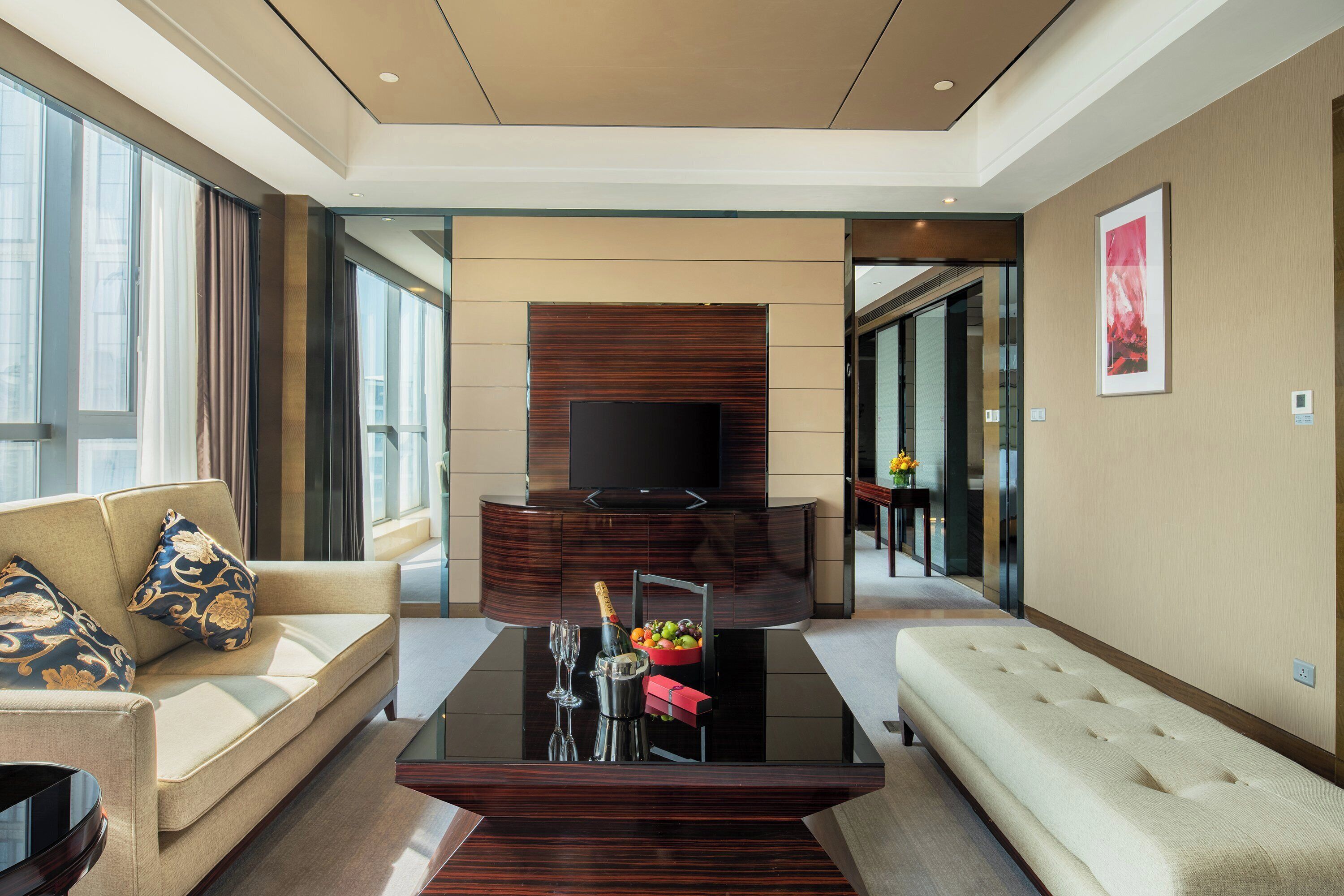 Minibar, in-room safe, desk, iron/ironing board