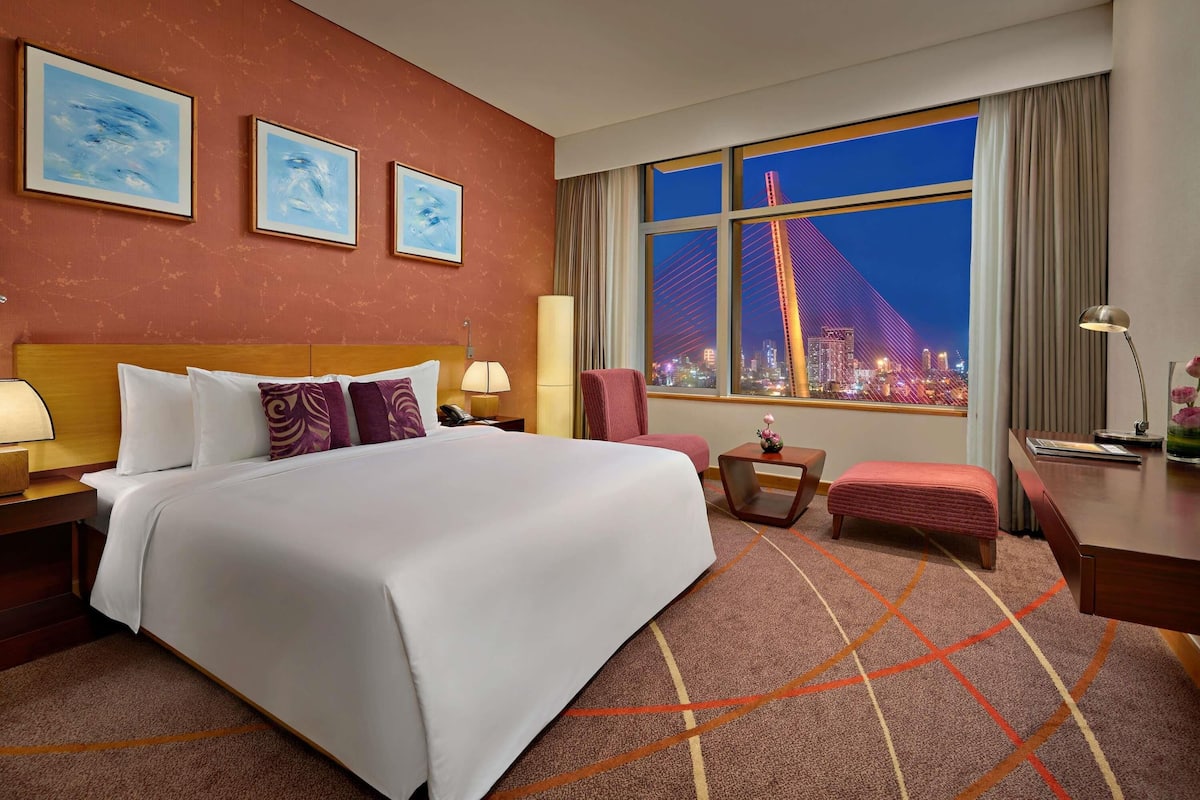Minibar, in-room safe, desk, blackout drapes