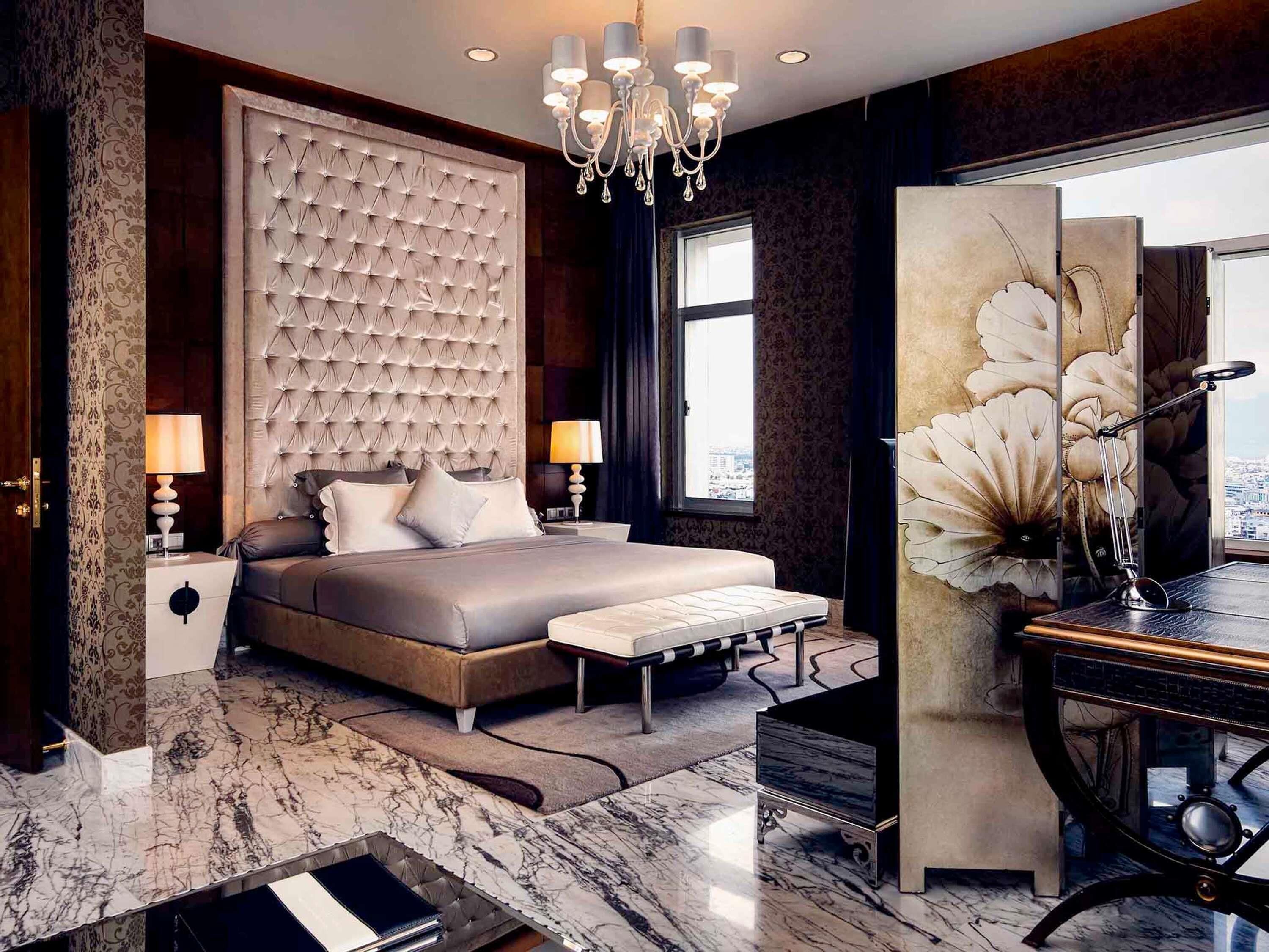 minibar, in-room safe, desk, blackout curtains