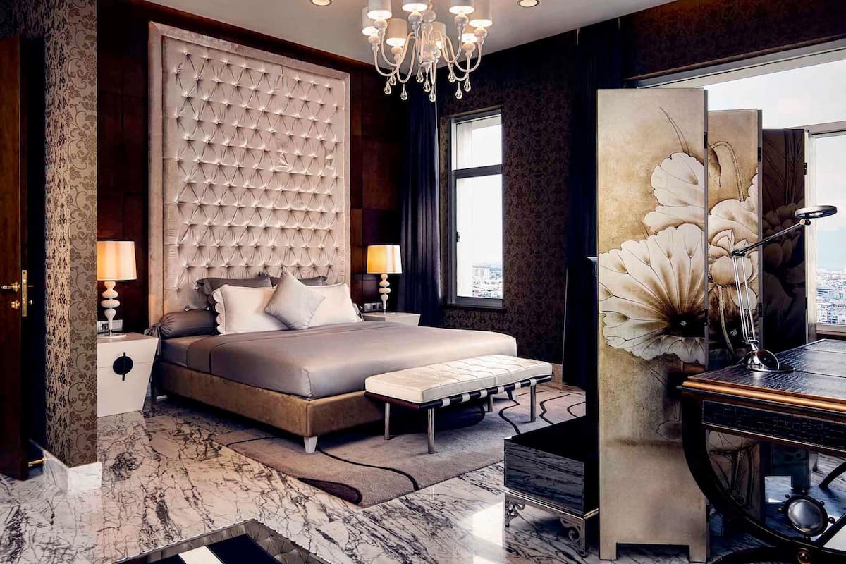 minibar, in-room safe, desk, blackout curtains