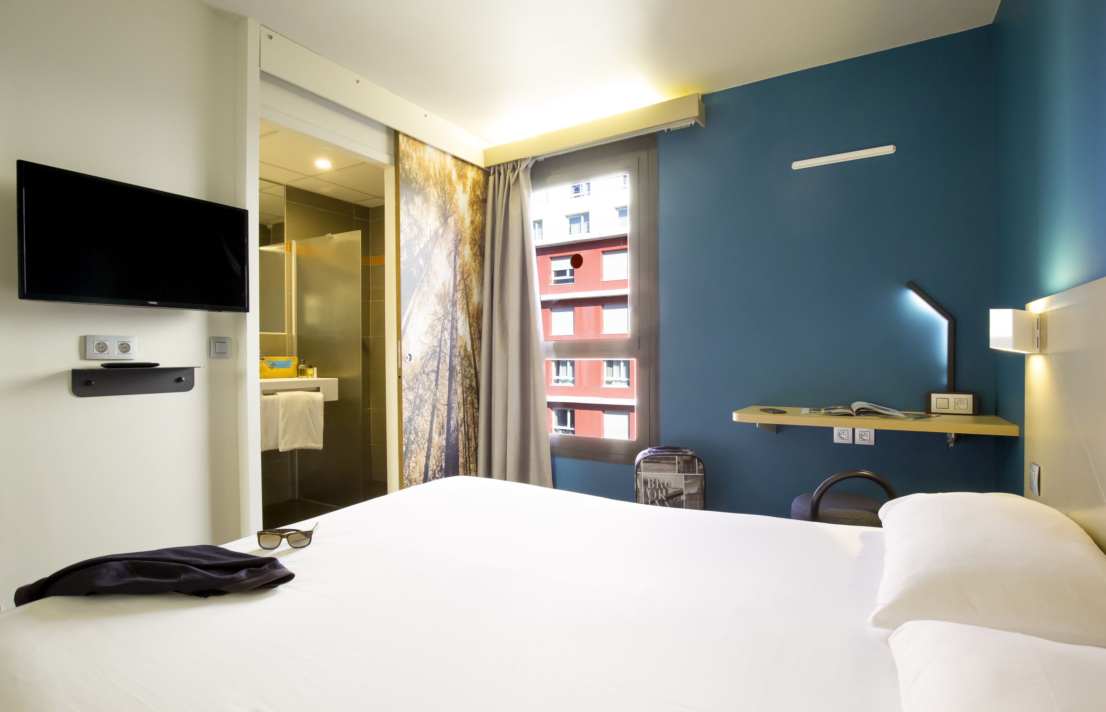 double room, non smoking | premium bedding, in-room safe, desk, blackout curtains
