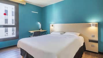 Habitación doble, accesible para personas con discapacidad, no fumadores | Ropa de cama de alta calidad, caja fuerte, escritorio y cortinas opacas