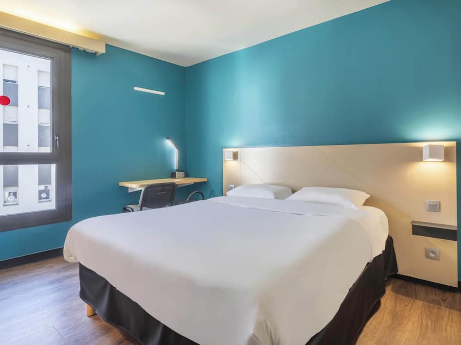 Double Room, Accessible, Non Smoking | Premium bedding, in-room safe, desk, blackout curtains