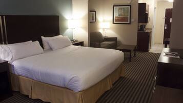 Hochwertige Bettwaren, Zimmersafe, Schreibtisch, BĂŒgeleisen/BĂŒgelbrett